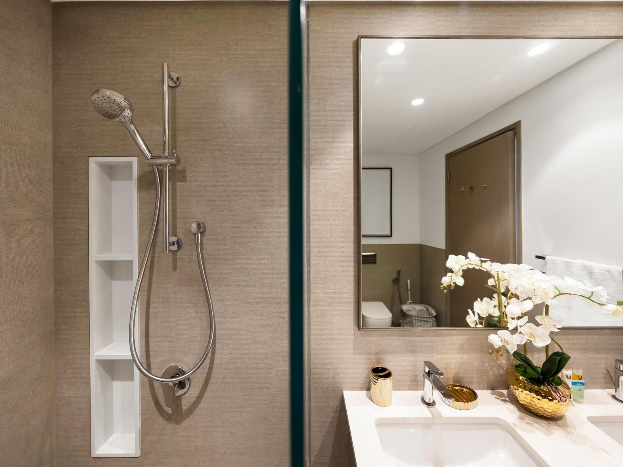 Luxury Two Bedroom With Balcony, Full Burj Khalifa & Fountain Views By Delujo Apartment Dubai